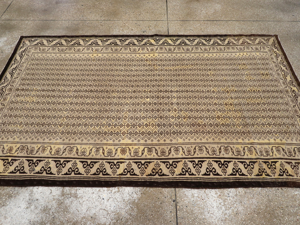 Vintage Indian Agra Rug, No.17800 - Staging