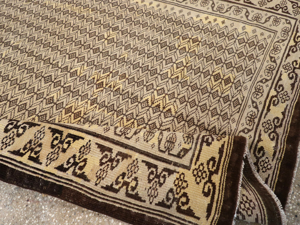 Vintage Indian Agra Rug, No.17800 - Staging