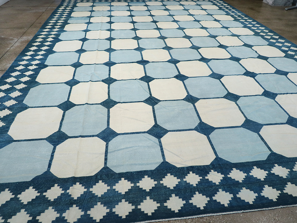 Vintage Indian Flatweave Kilim Dhurrie, No.17815 - Staging