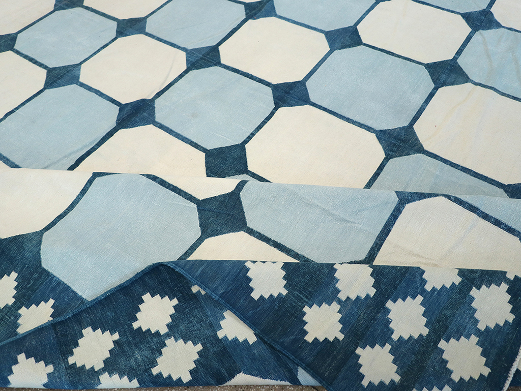 Vintage Indian Flatweave Kilim Dhurrie, No.17815 - Staging