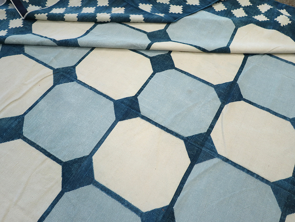 Vintage Indian Flatweave Kilim Dhurrie, No.17815 - Staging