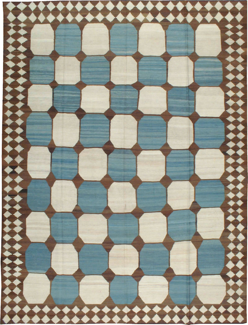 Modern Persian Kilim Room Size Rug, No.17825 - Staging