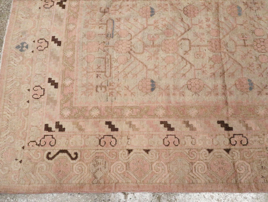 Vintage East Turkestan Khotan Carpet, No.17858 - Staging