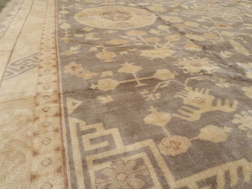Vintage East Turkestan Khotan Carpet, No.17859 - Staging