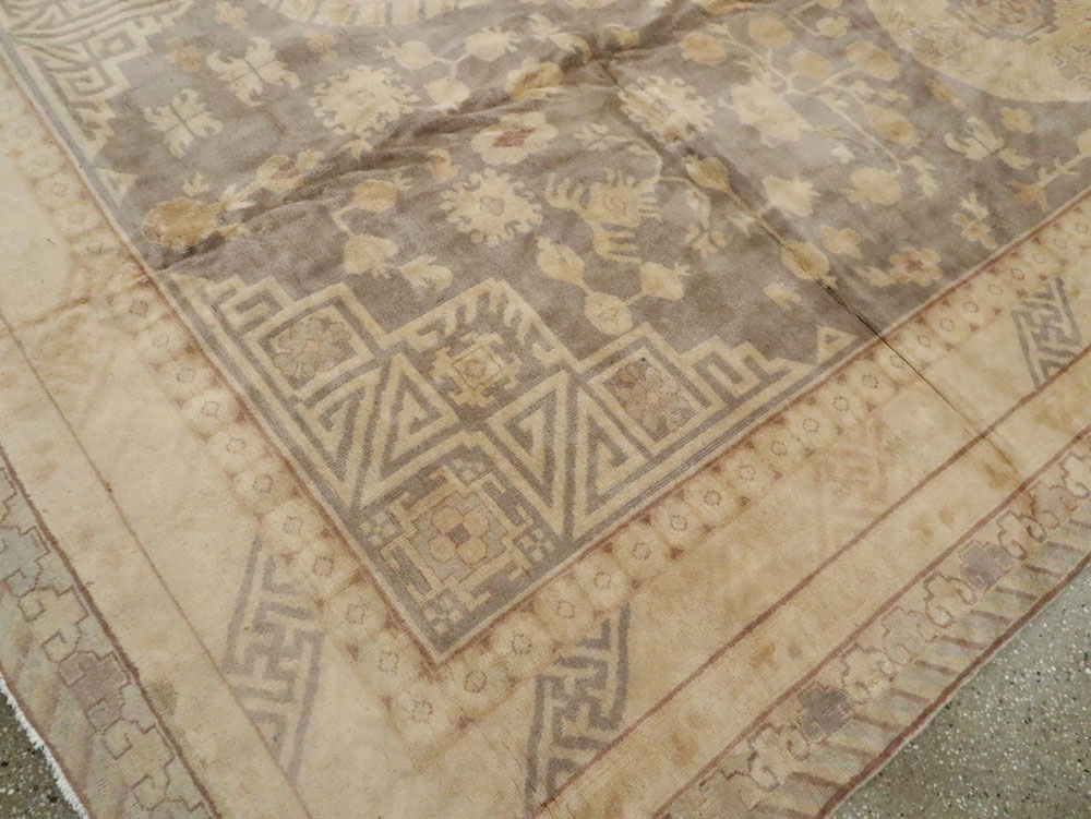 Vintage East Turkestan Khotan Carpet, No.17859 - Staging