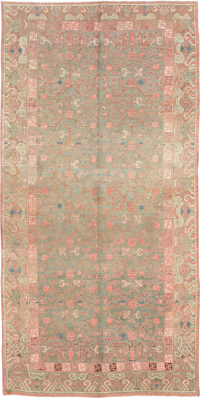 Vintage East Turkestan Khotan Carpet, No.17860 - Staging