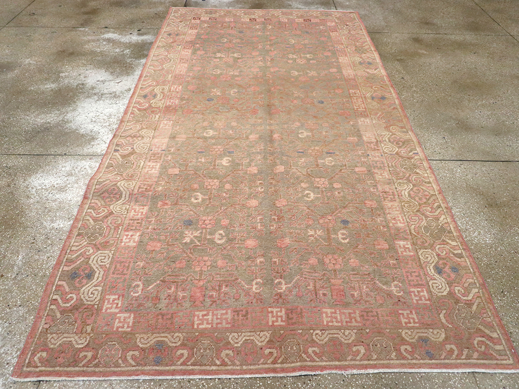 Vintage East Turkestan Khotan Carpet, No.17860 - Staging