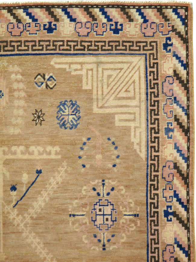 Antique East Turkestan Khotan Carpet, No.17870 - Staging