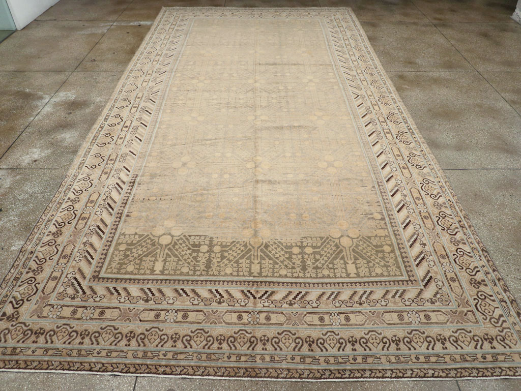 Vintage East Turkestan Khotan Carpet, No.17875 - Staging