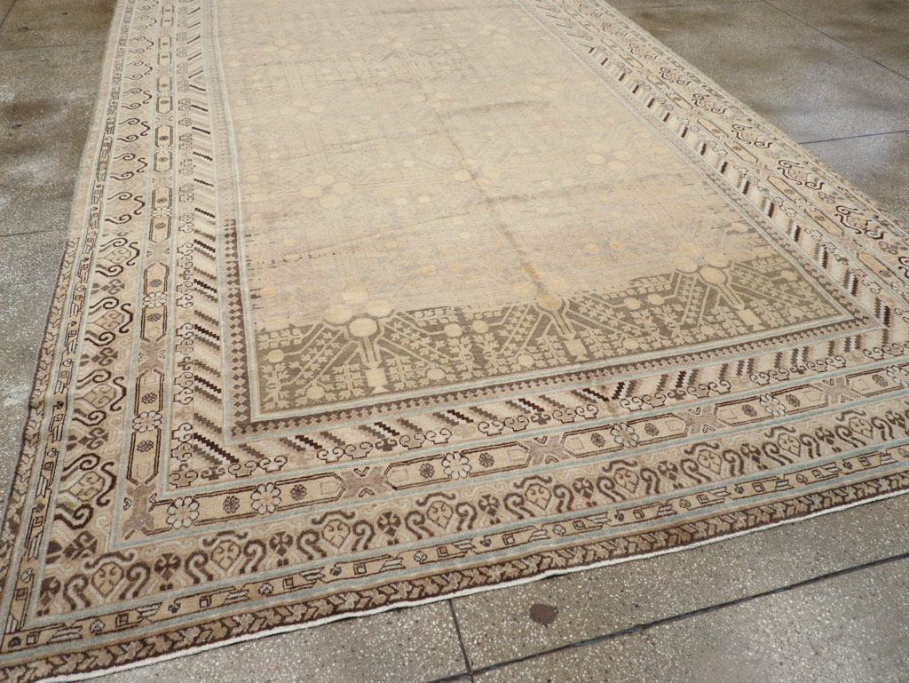 Vintage East Turkestan Khotan Carpet, No.17875 - Staging