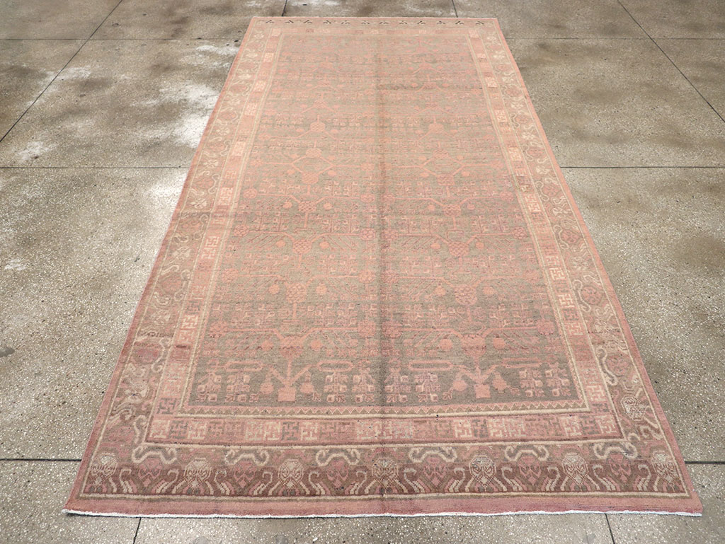 Vintage East Turkestan Khotan Carpet, No.17879 - Staging