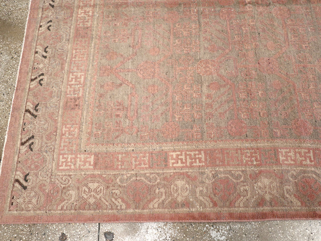 Vintage East Turkestan Khotan Carpet, No.17879 - Staging