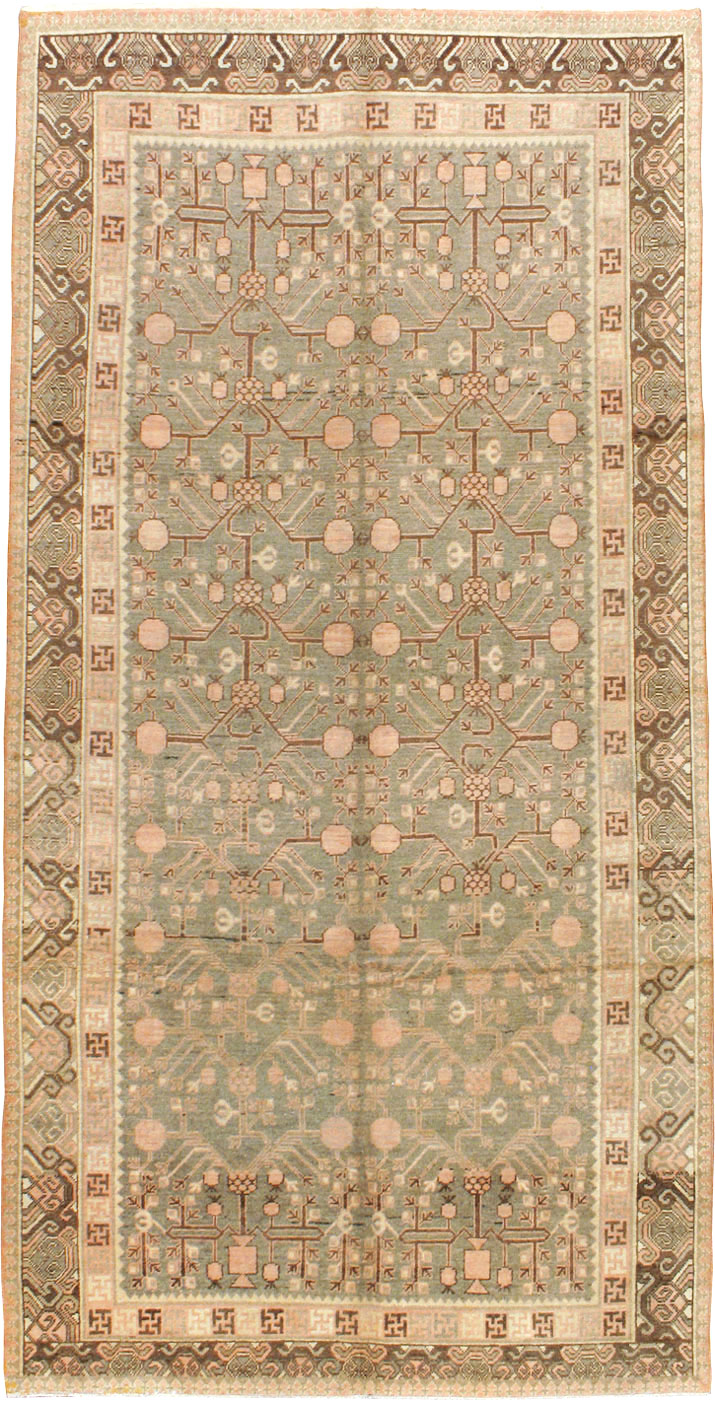 Vintage East Turkestan Khotan Gallery Carpet, No.17880 - Staging