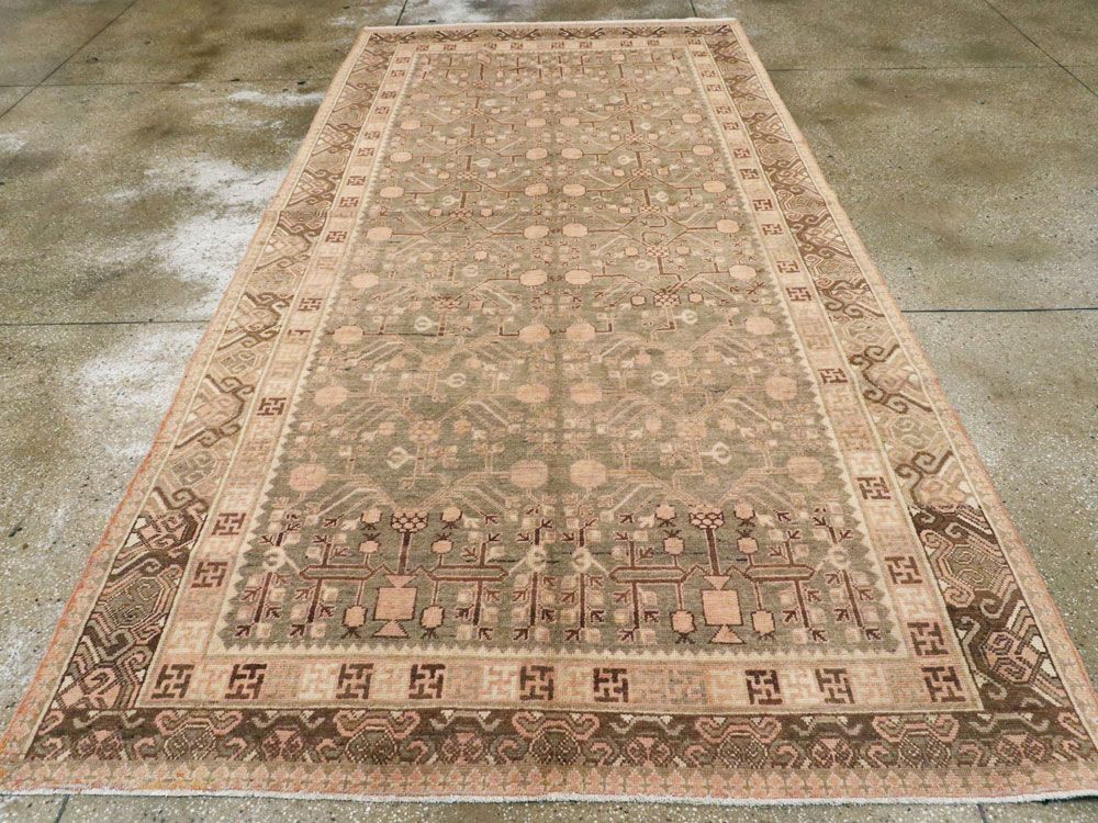 Vintage East Turkestan Khotan Gallery Carpet, No.17880 - Staging