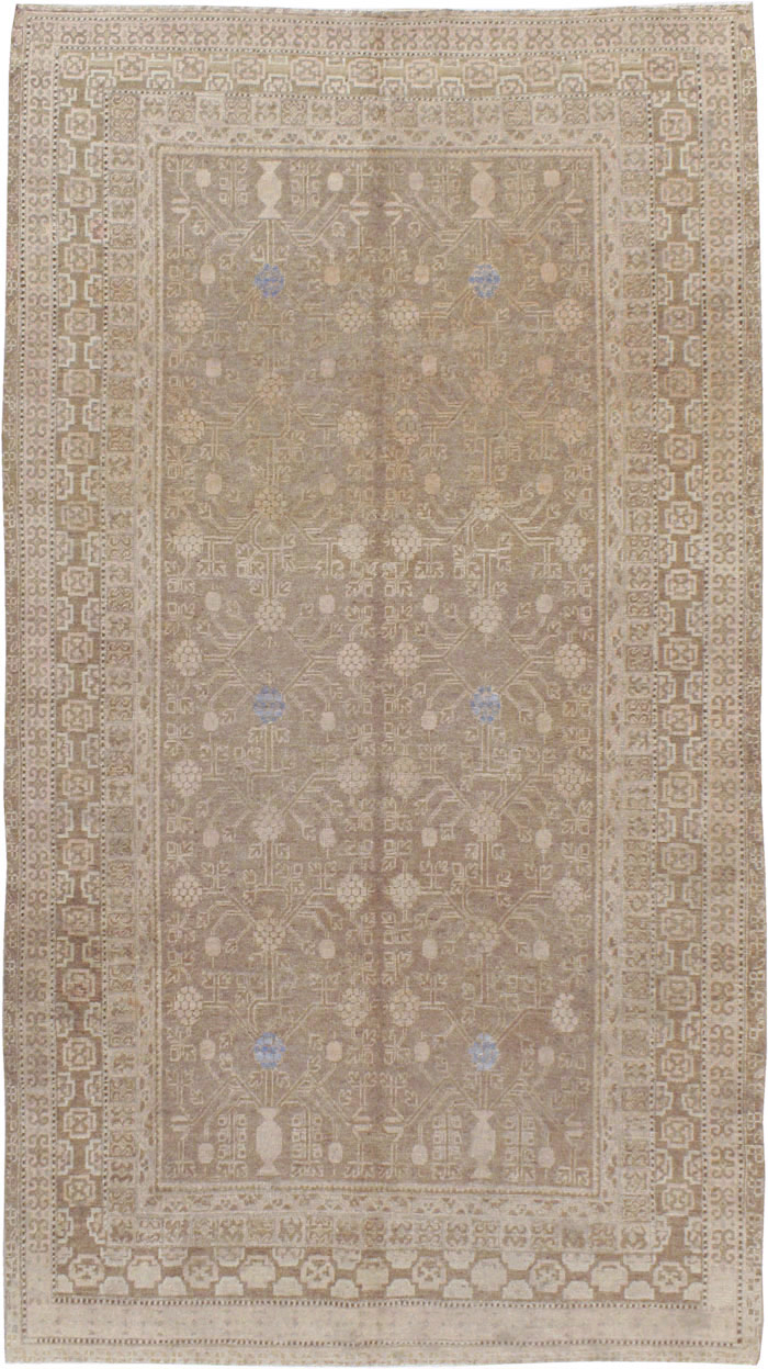 Vintage East Turkestan Khotan Carpet, No.17886 - Staging