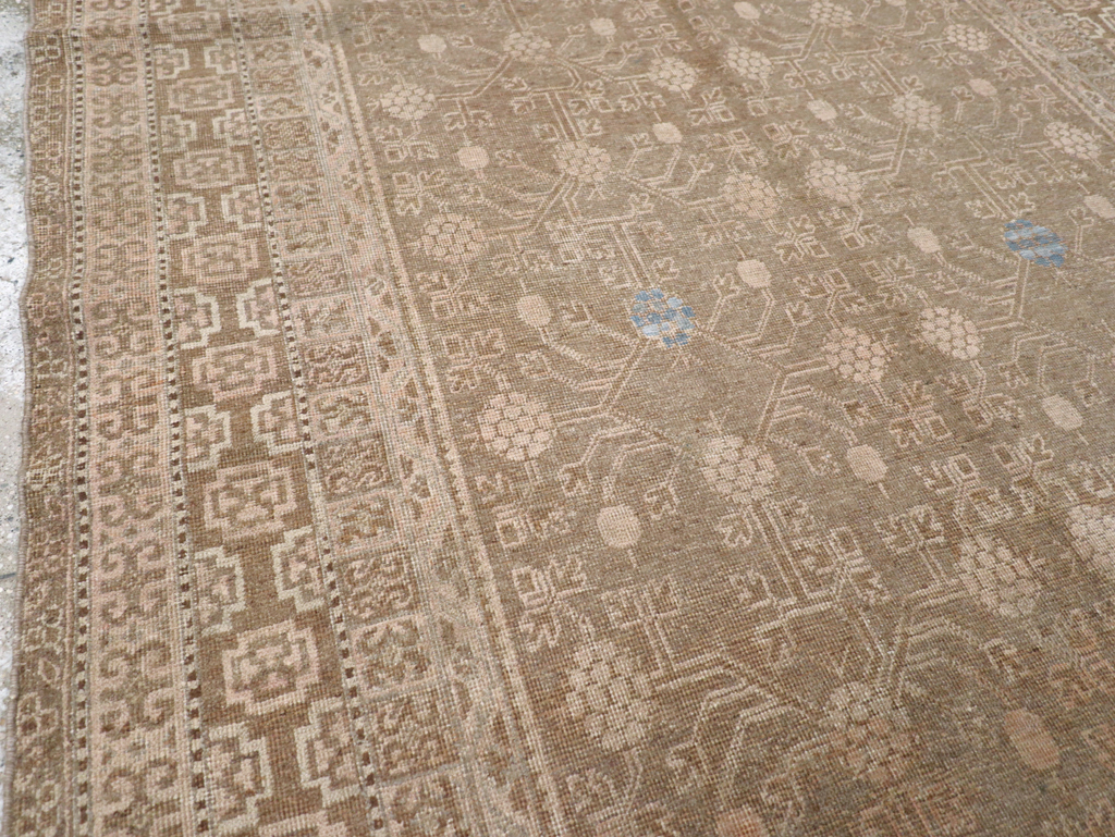 Vintage East Turkestan Khotan Carpet, No.17886 - Staging