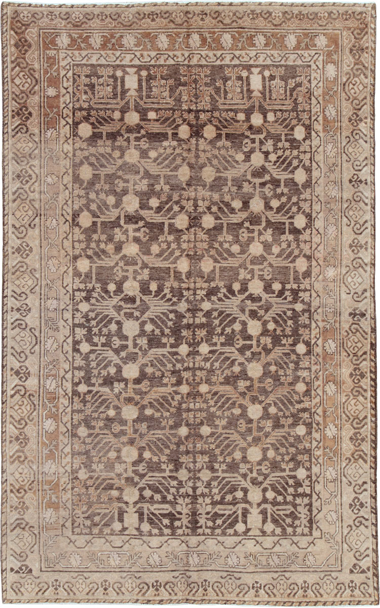 Vintage East Turkestan Khotan Carpet, No.17887 - Staging