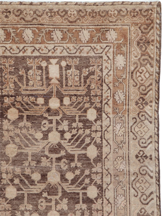 Vintage East Turkestan Khotan Carpet, No.17887 - Staging