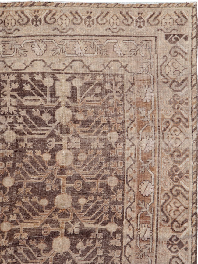 Vintage East Turkestan Khotan Carpet, No.17887 - Staging