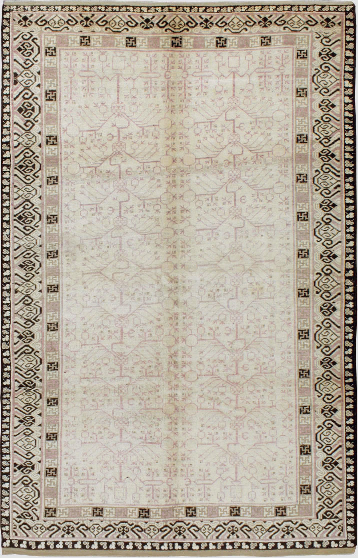 Vintage East Turkestan Khotan Carpet, No.17892 - Staging