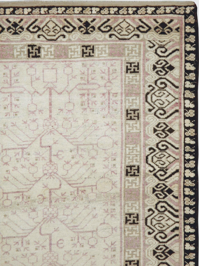 Vintage East Turkestan Khotan Carpet, No.17892 - Staging