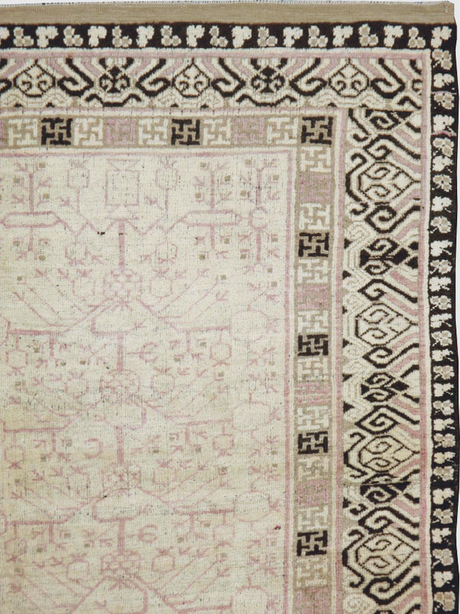 Vintage East Turkestan Khotan Carpet, No.17892 - Staging