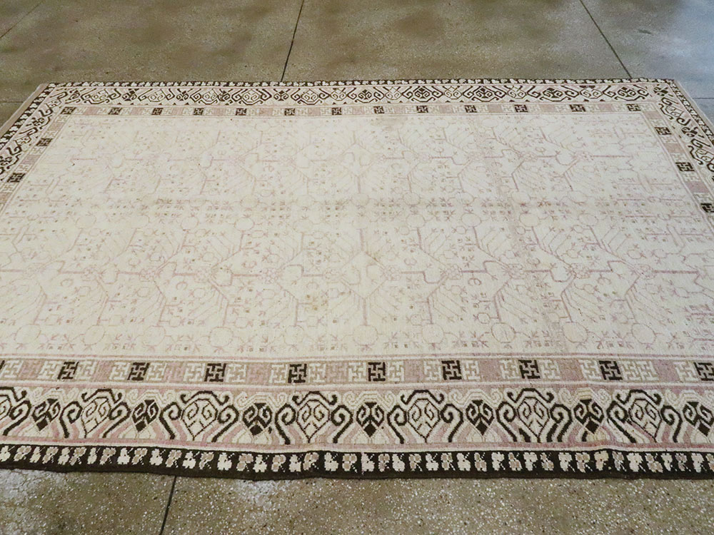 Vintage East Turkestan Khotan Carpet, No.17892 - Staging