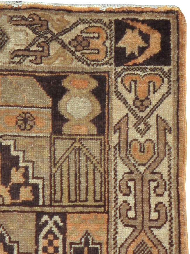 Antique East Turkestan Khotan Rug, No.17897 - Staging