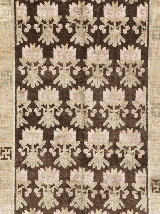 Vintage East Turkestan Khotan Carpet, No.17902 - Staging