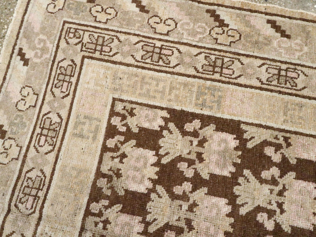 Vintage East Turkestan Khotan Carpet, No.17902 - Staging