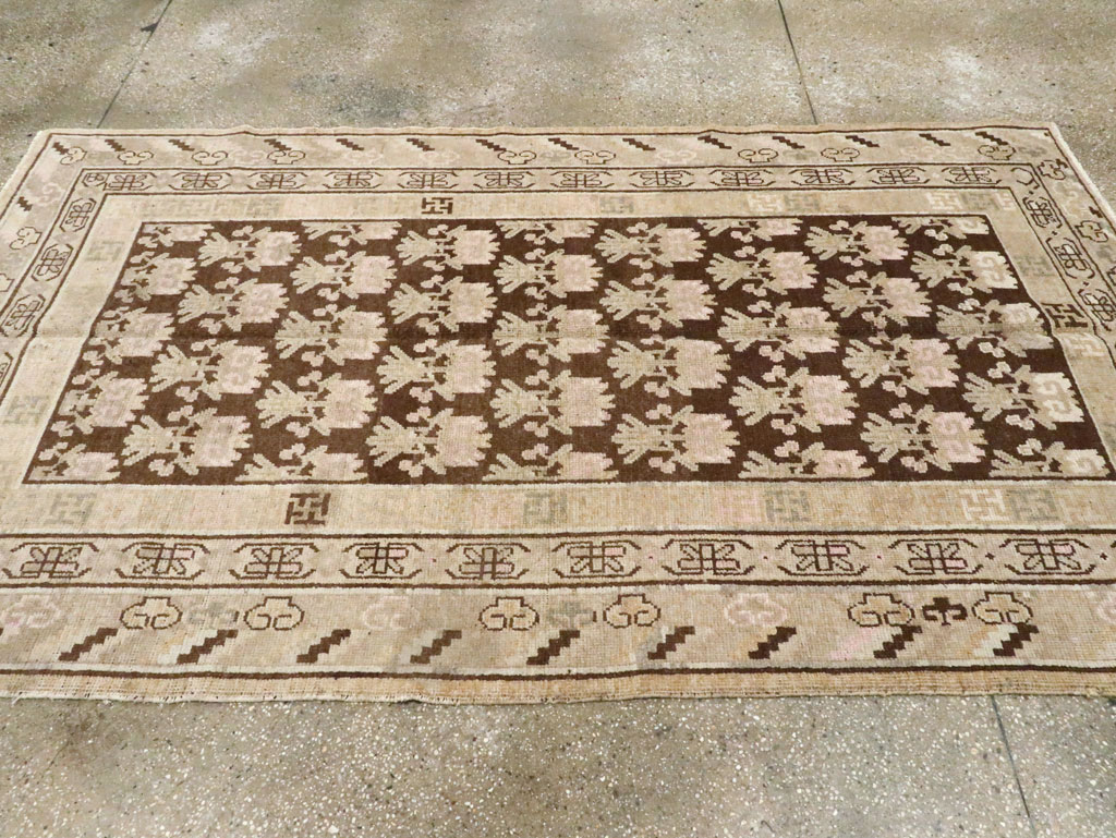 Vintage East Turkestan Khotan Carpet, No.17902 - Staging