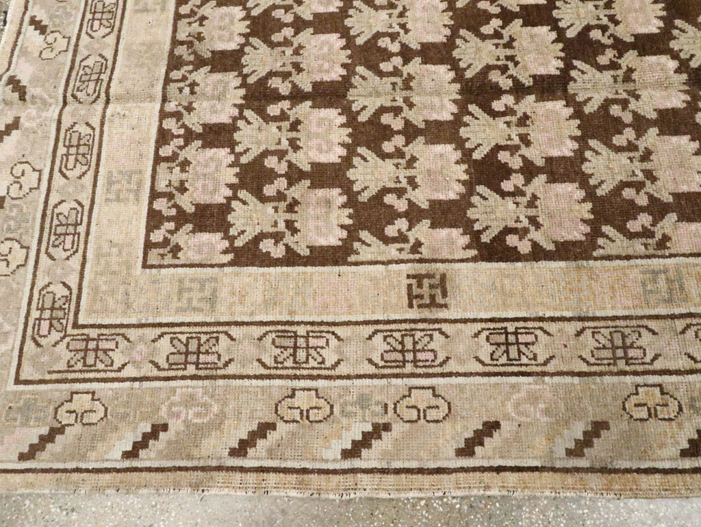 Vintage East Turkestan Khotan Carpet, No.17902 - Staging