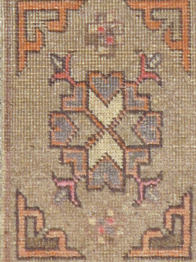 Antique East Turkestan Khotan Rug, No.17922 - Staging