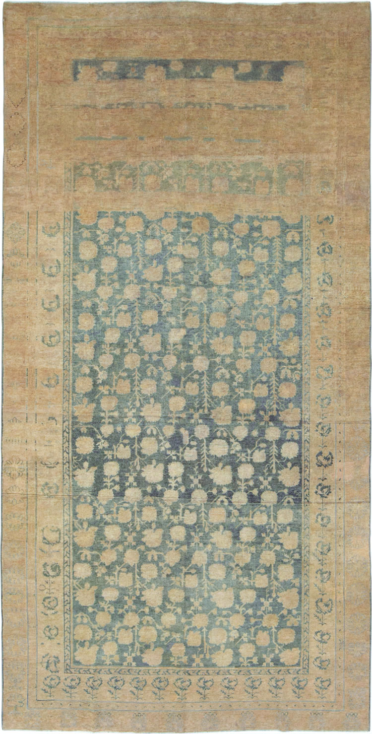 Antique East Turkestan Khotan Carpet, No.17926 - Staging