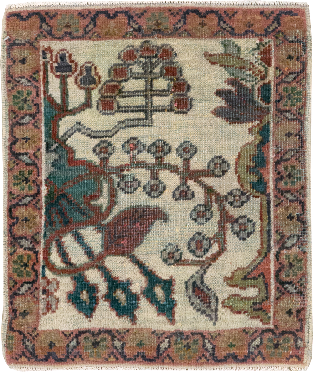 Vintage Persian Mahal Rug, No.17949 - Staging