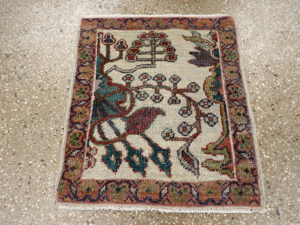 Vintage Persian Mahal Rug, No.17949 - Staging