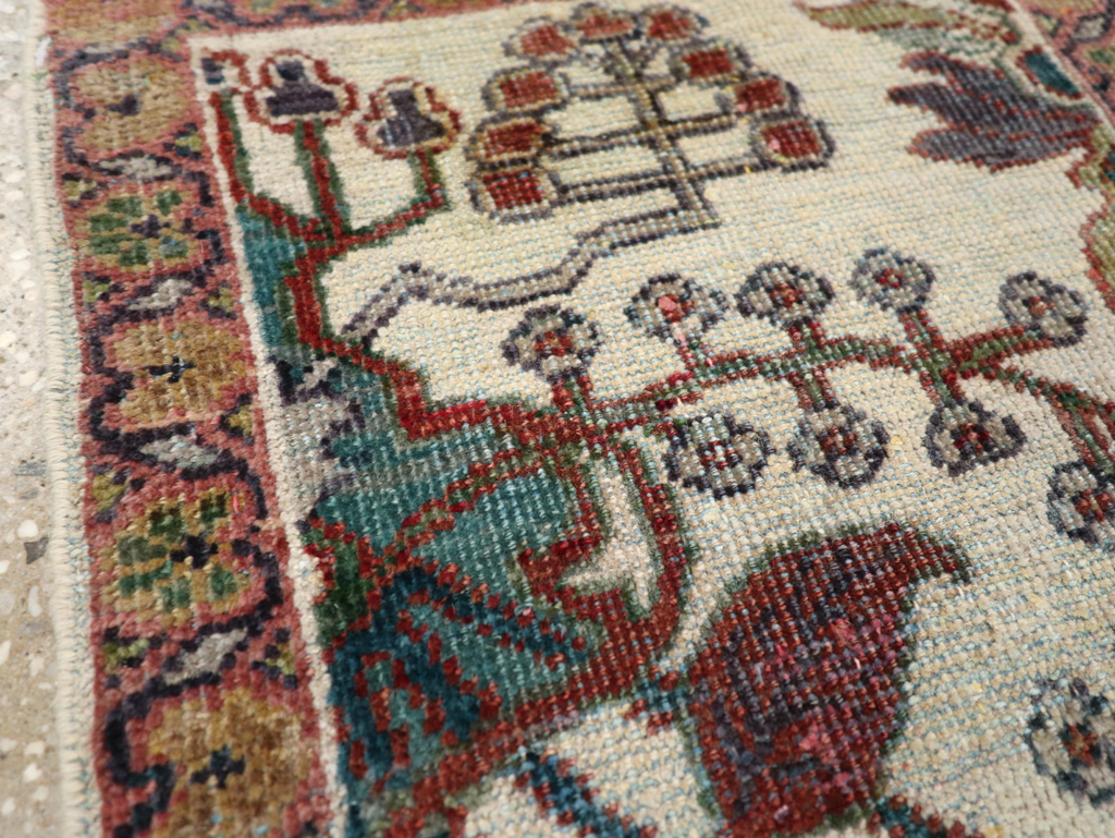 Vintage Persian Mahal Rug, No.17949 - Staging