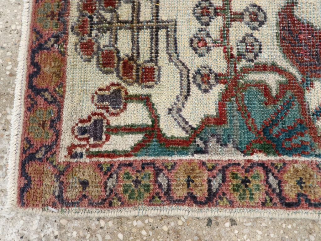 Vintage Persian Mahal Rug, No.17949 - Staging