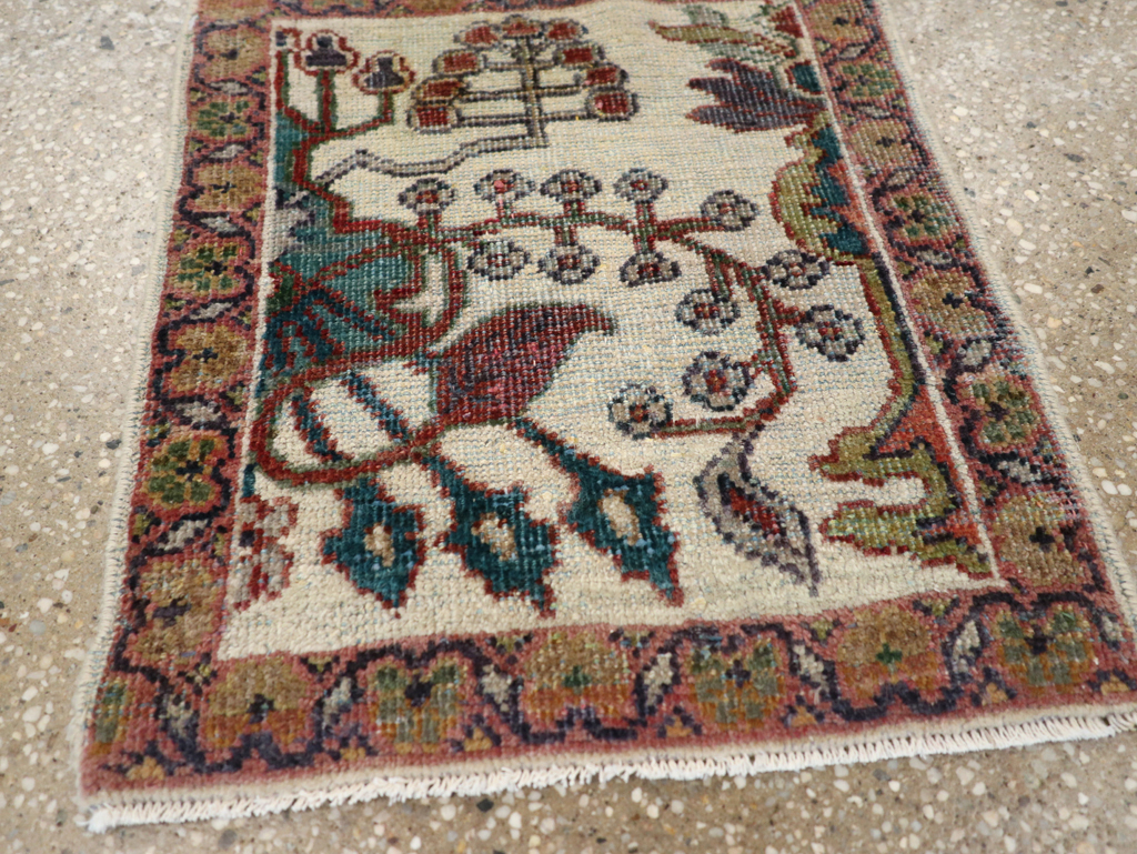 Vintage Persian Mahal Rug, No.17949 - Staging