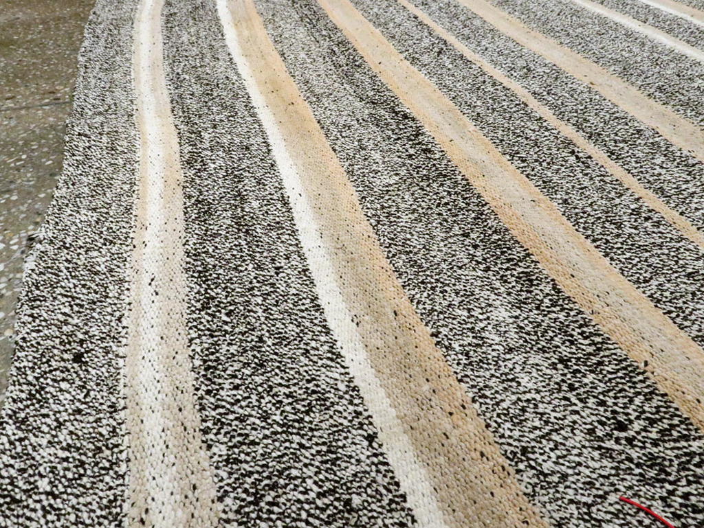 Vintage Turkish Flat-weave Kilim, No.18111 - Staging