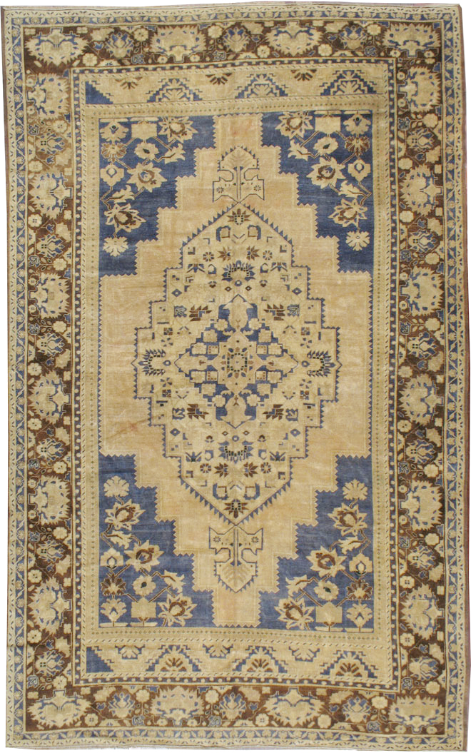 Vintage Turkish Oushak Carpet, No.18114 - Staging