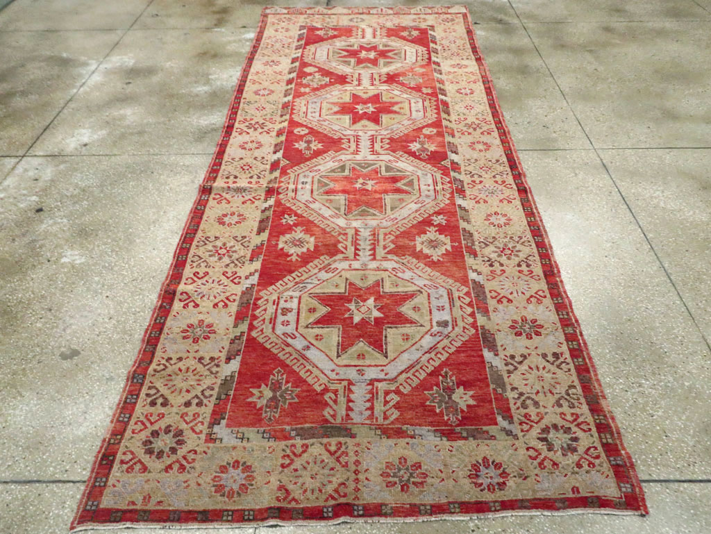 Vintage Turkish Oushak Rug, No.18121 - Staging