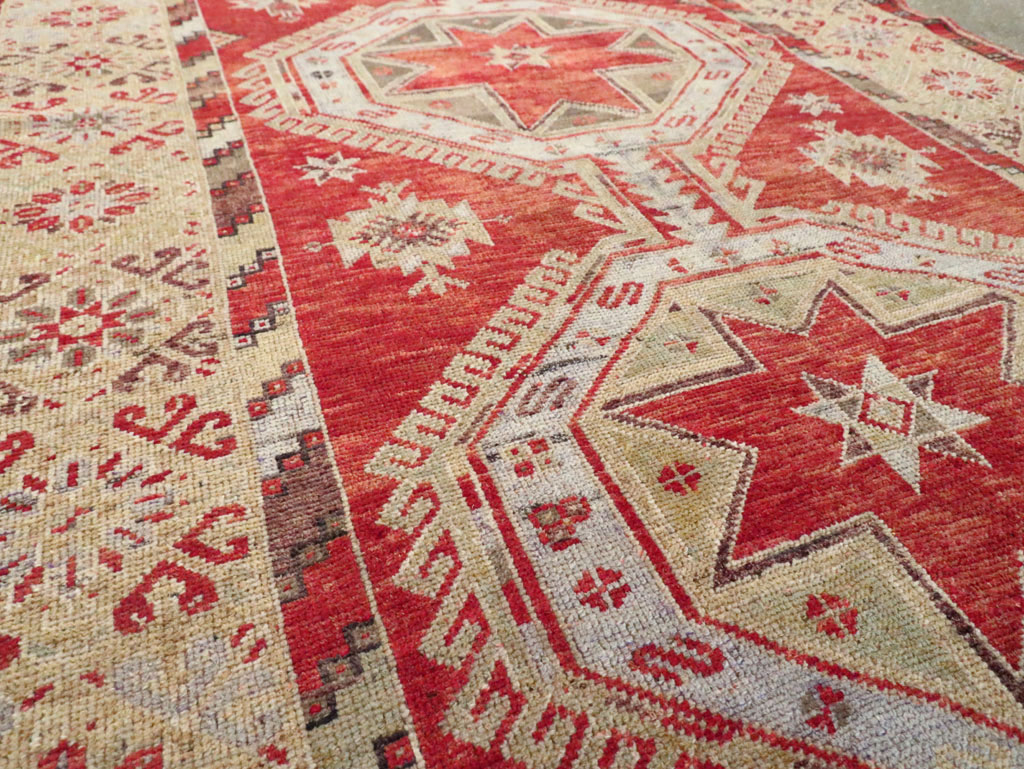 Vintage Turkish Oushak Rug, No.18121 - Staging