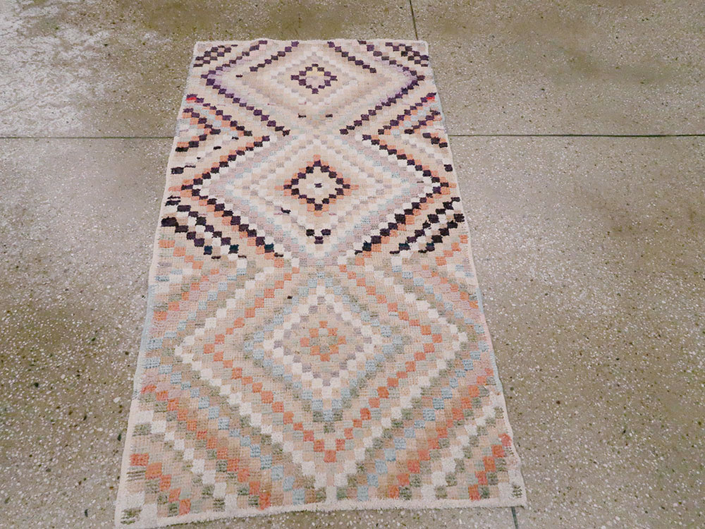 Vintage Anatolian Rug, No.18269 - Staging