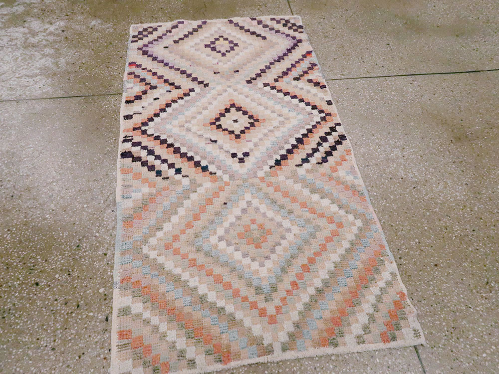 Vintage Anatolian Rug, No.18269 - Staging