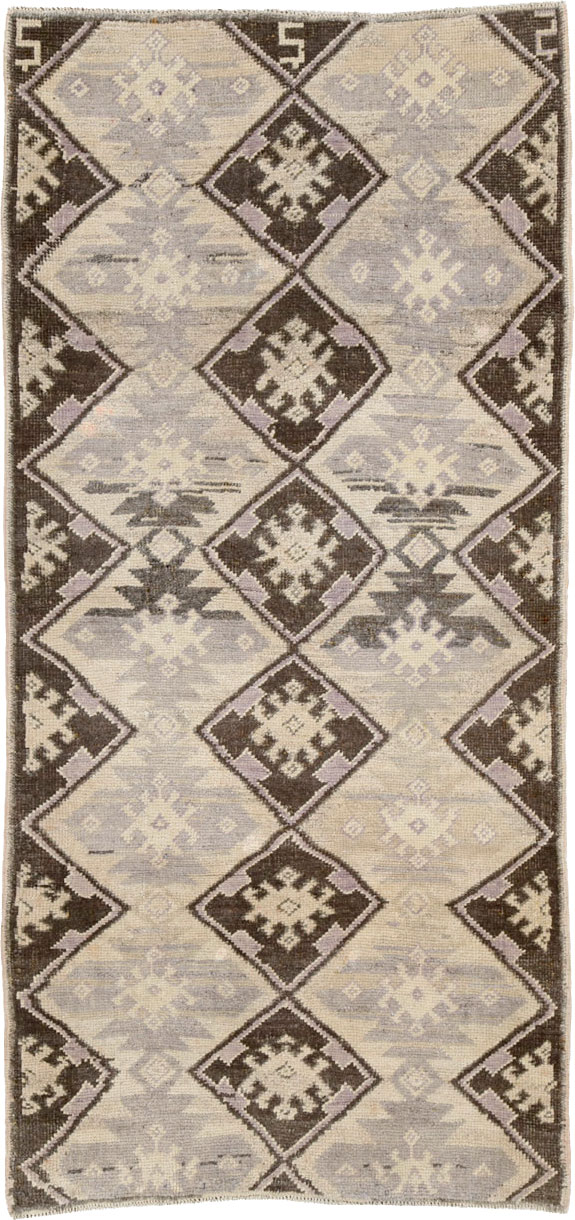 Vintage Turkish Anatolian Rug, No.18280 - Staging