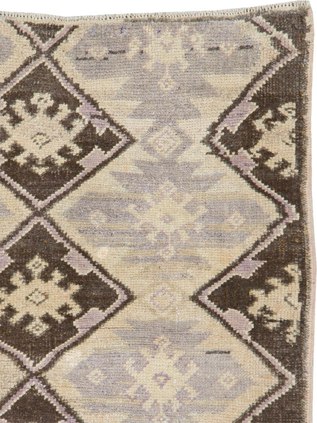 Vintage Turkish Anatolian Rug, No.18280 - Staging