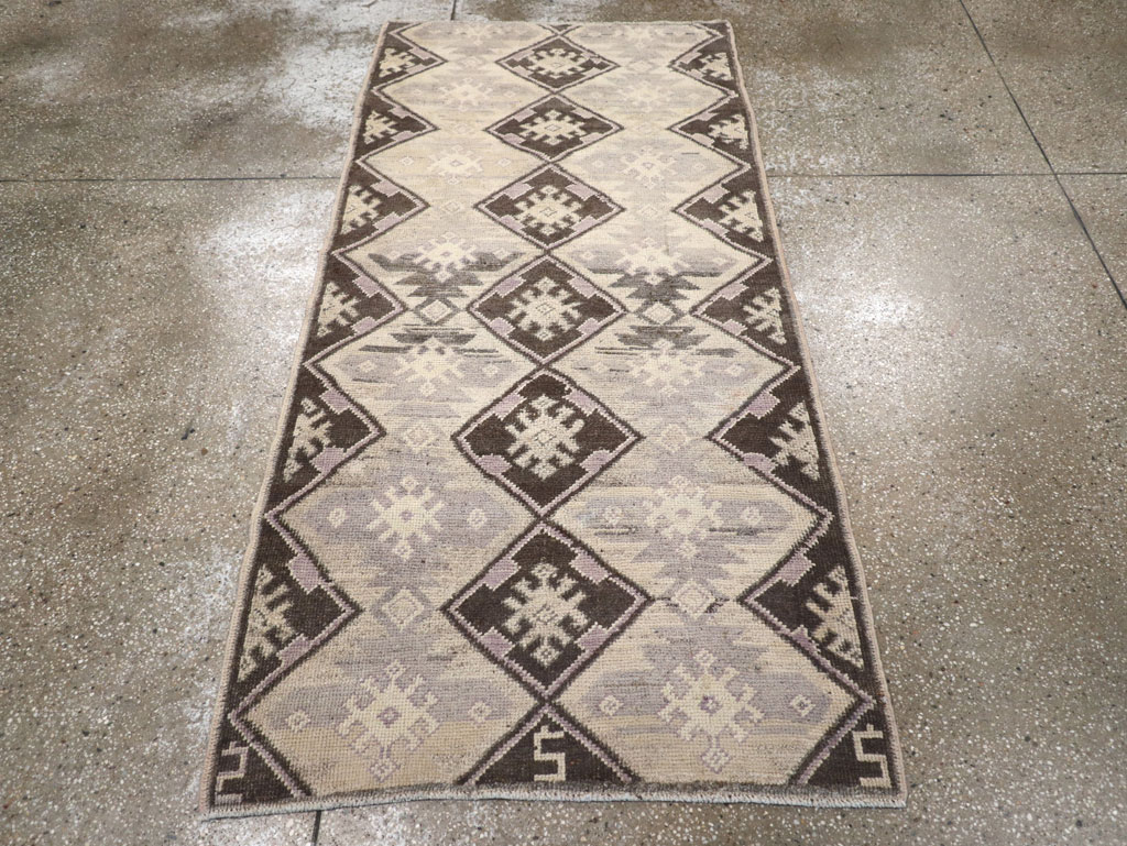 Vintage Turkish Anatolian Rug, No.18280 - Staging
