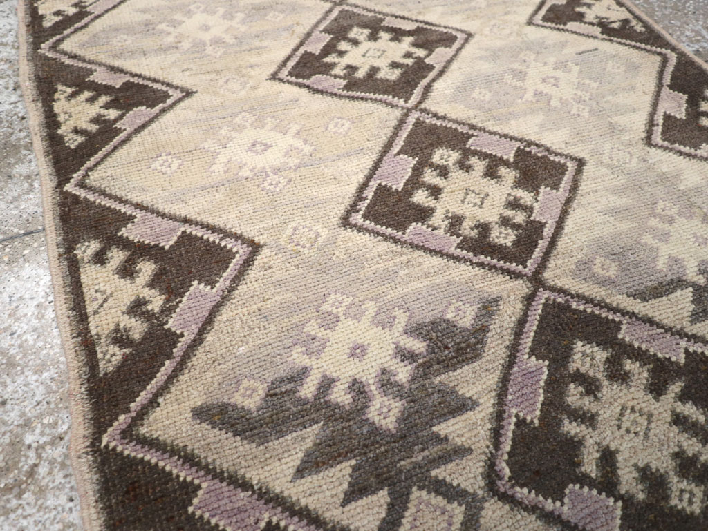 Vintage Turkish Anatolian Rug, No.18280 - Staging