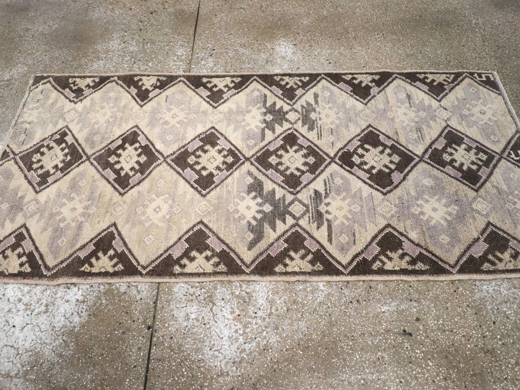 Vintage Turkish Anatolian Rug, No.18280 - Staging